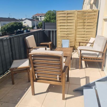 Duplex Familial Proche Gare Et Hyper Centre Ville Villepreux Luaran gambar
