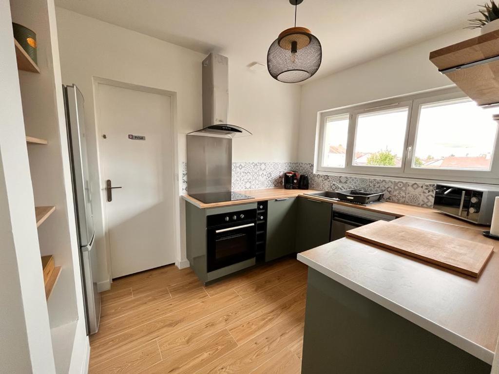 Duplex Familial Proche Gare Et Hyper Centre Ville Villepreux Luaran gambar