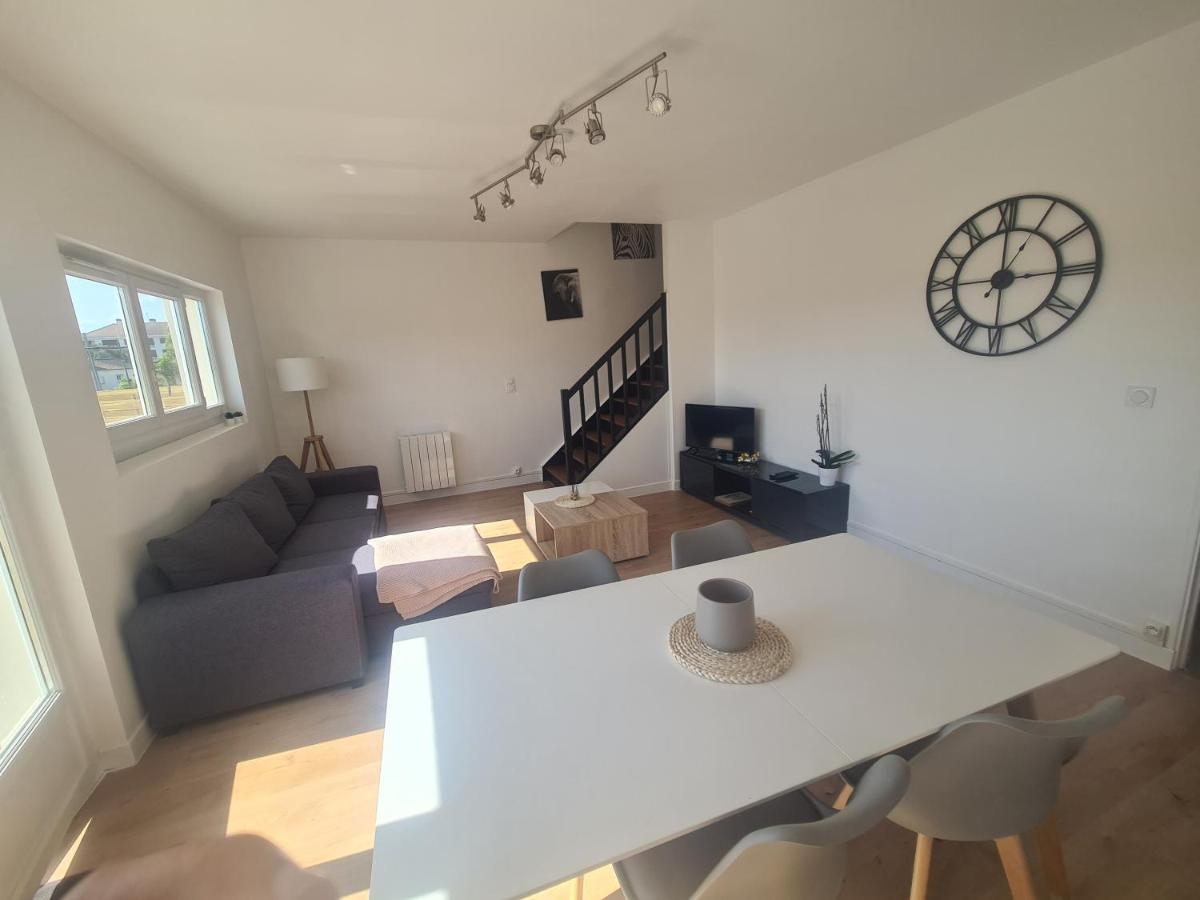 Duplex Familial Proche Gare Et Hyper Centre Ville Villepreux Luaran gambar