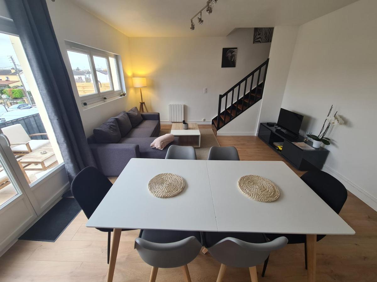 Duplex Familial Proche Gare Et Hyper Centre Ville Villepreux Luaran gambar